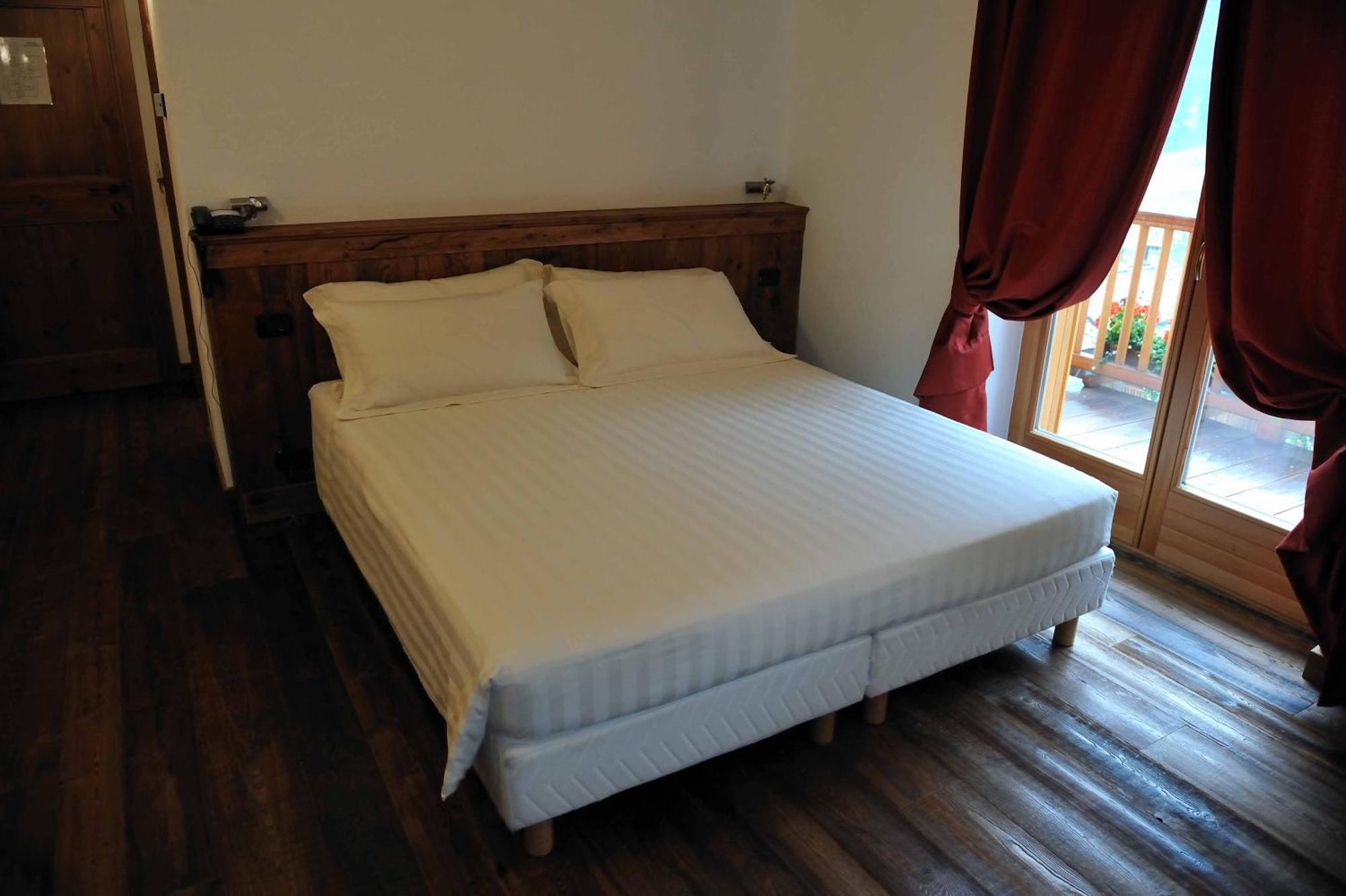 Ellex Eco Hotel Грессоне-Ла-Триніте Номер фото