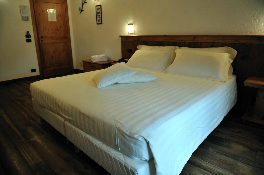 Ellex Eco Hotel Грессоне-Ла-Триніте Номер фото
