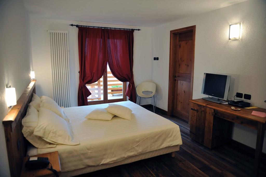 Ellex Eco Hotel Грессоне-Ла-Триніте Номер фото