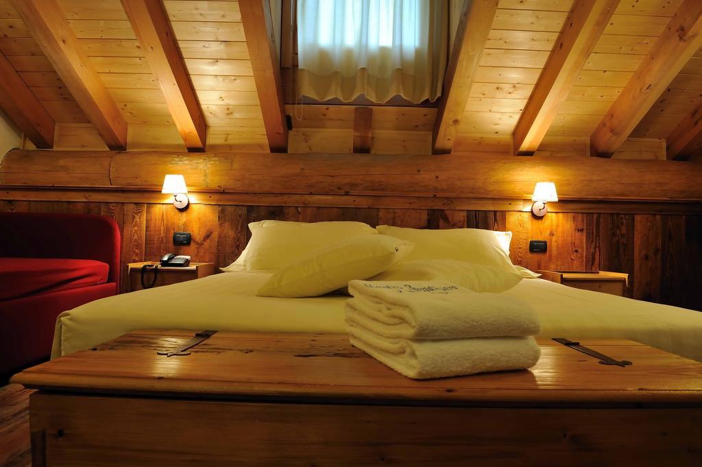 Ellex Eco Hotel Грессоне-Ла-Триніте Номер фото